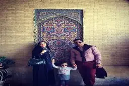 آزاده نامداری به همراه همسر و دخترش در شیراز