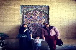 آزاده نامداری به همراه همسر و دخترش در شیراز