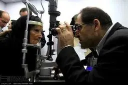 جراحی رایگان چشم توسط وزیر بهداشت در بوشهر/ گزارش تصویری