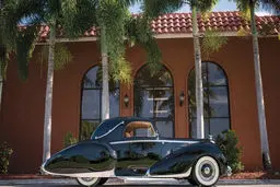 لو رفتن انبار سری پر از خودروی خاص! / عکس