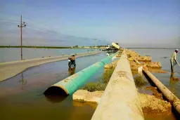 پیشروی سیلاب به جاده شادگان-دارخوین در استان خوزستان