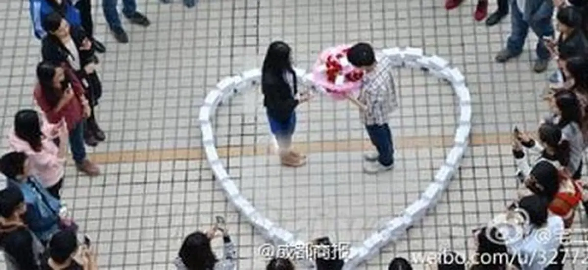 خواستگاری با ۹۹ آیفون ۶ و پاسخ غیرمنتظره+عکس