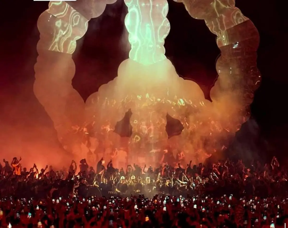 دیسکوی صحرایی در سایهٔ مسجدالنبی!