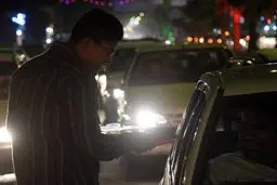 پخش شربت و شیرینی در شب عید غدیر / تصاویر