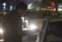 پخش شربت و شیرینی در شب عید غدیر / تصاویر