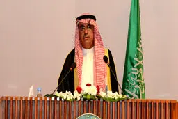 وقتی یک هشتگ، وزیر سعودی را برکنار کرد