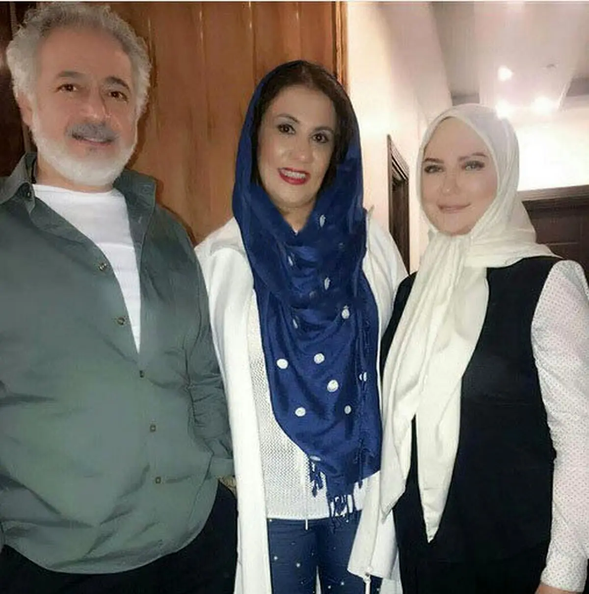 «مجید مشیری» و همسرش در کنار «لعیا زنگنه»+عکس