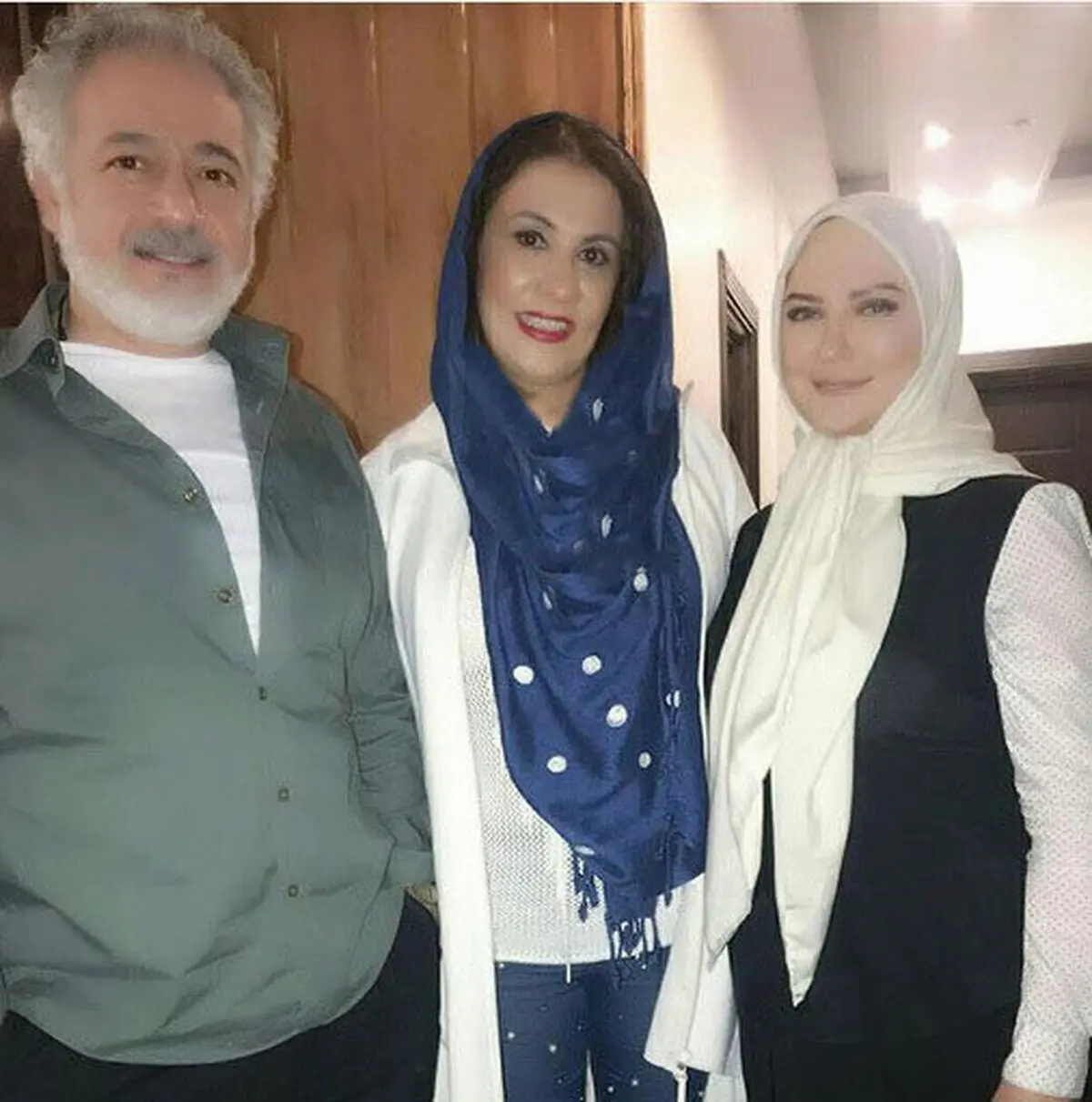 «مجید مشیری» و همسرش در کنار «لعیا زنگنه»+عکس