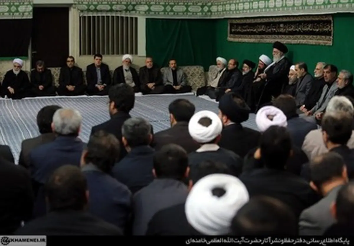 تصاویر مراسم عزاداری شب عاشورای حسینی با حضور مقام معظم رهبری