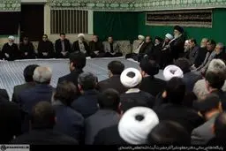 تصاویر مراسم عزاداری شب عاشورای حسینی با حضور مقام معظم رهبری