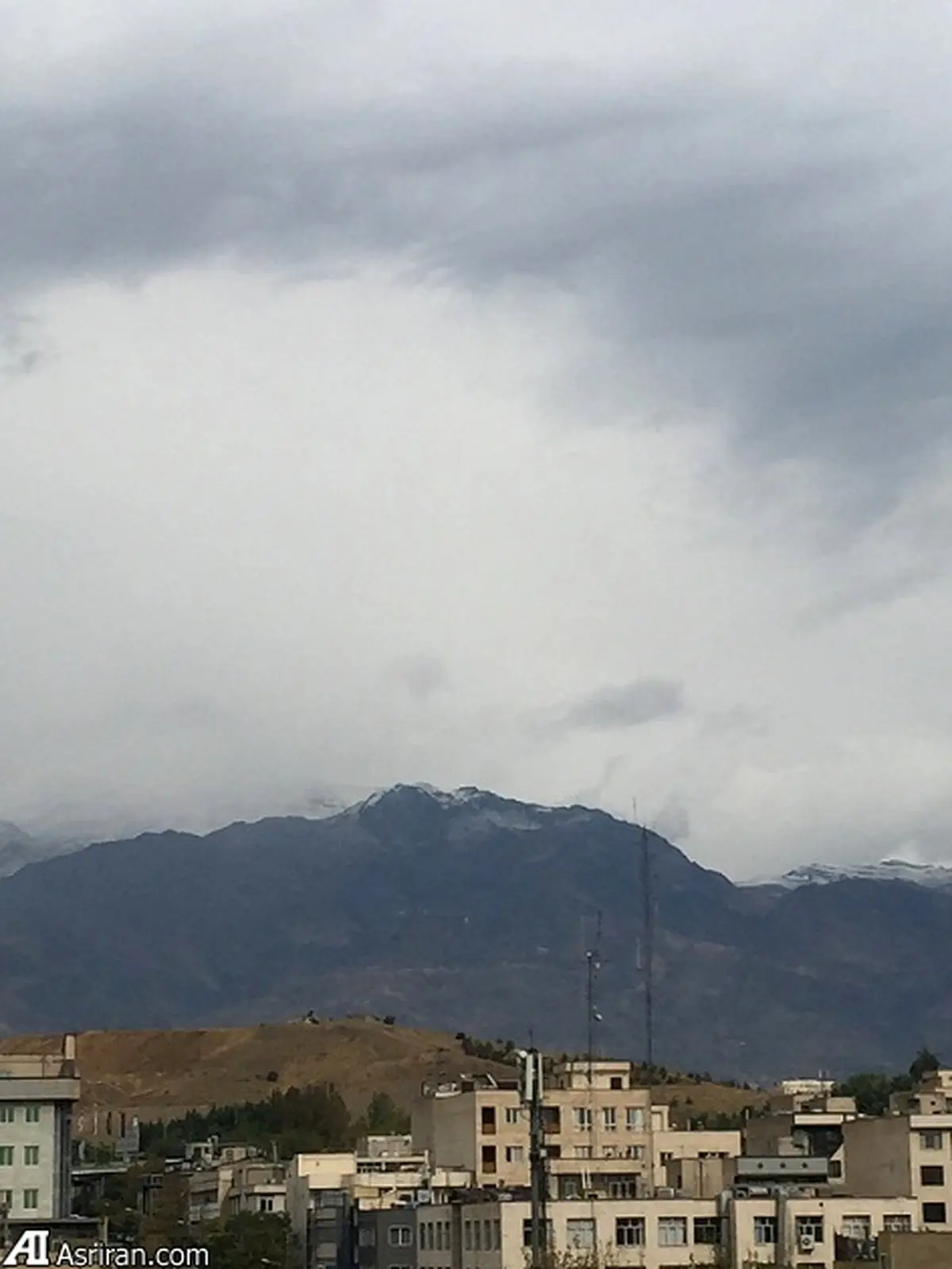 اولین برف پاییزی در تهران/عکس