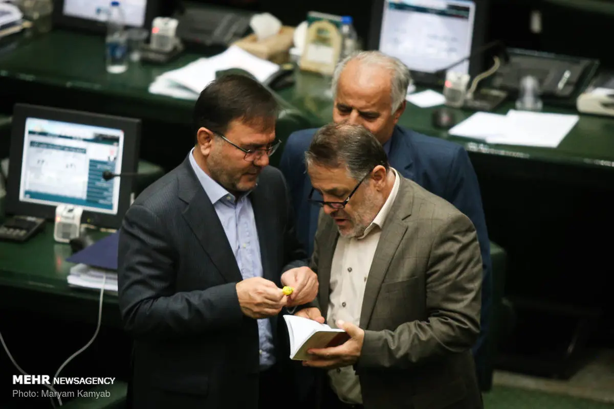 حاشیه‌های جلسه امروز مجلس /تصاویر