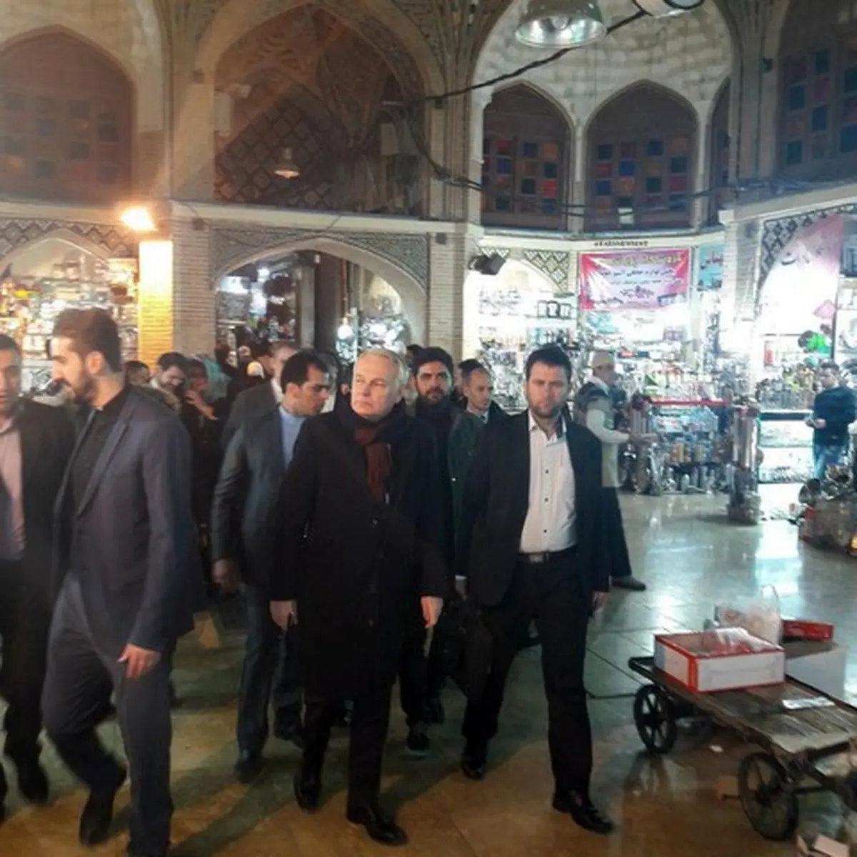 گشت و گذار وزیرخارجه فرانسه در بازار تهران/عکس