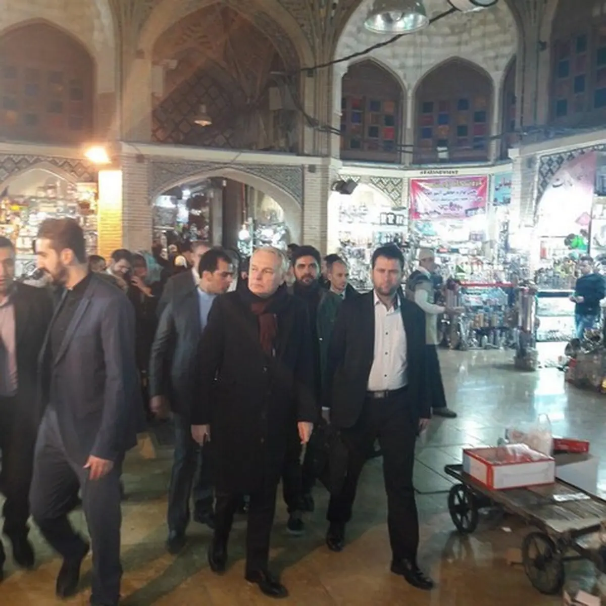 گشت و گذار وزیرخارجه فرانسه در بازار تهران/عکس