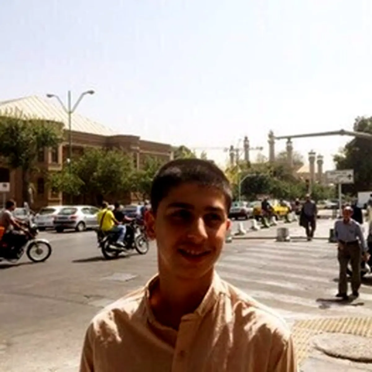 یک نوجوان ۱۳ساله خطاب به قالیباف: پول بخشش املاک نجومی دارید، پول مقابله با آلودگی هوا ندارید؟
