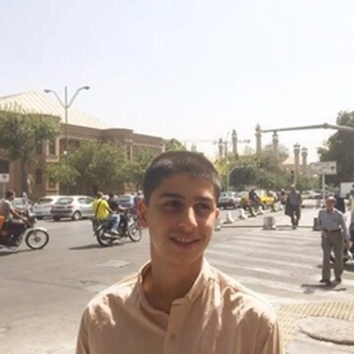 یک نوجوان ۱۳ساله خطاب به قالیباف: پول بخشش املاک نجومی دارید، پول مقابله با آلودگی هوا ندارید؟