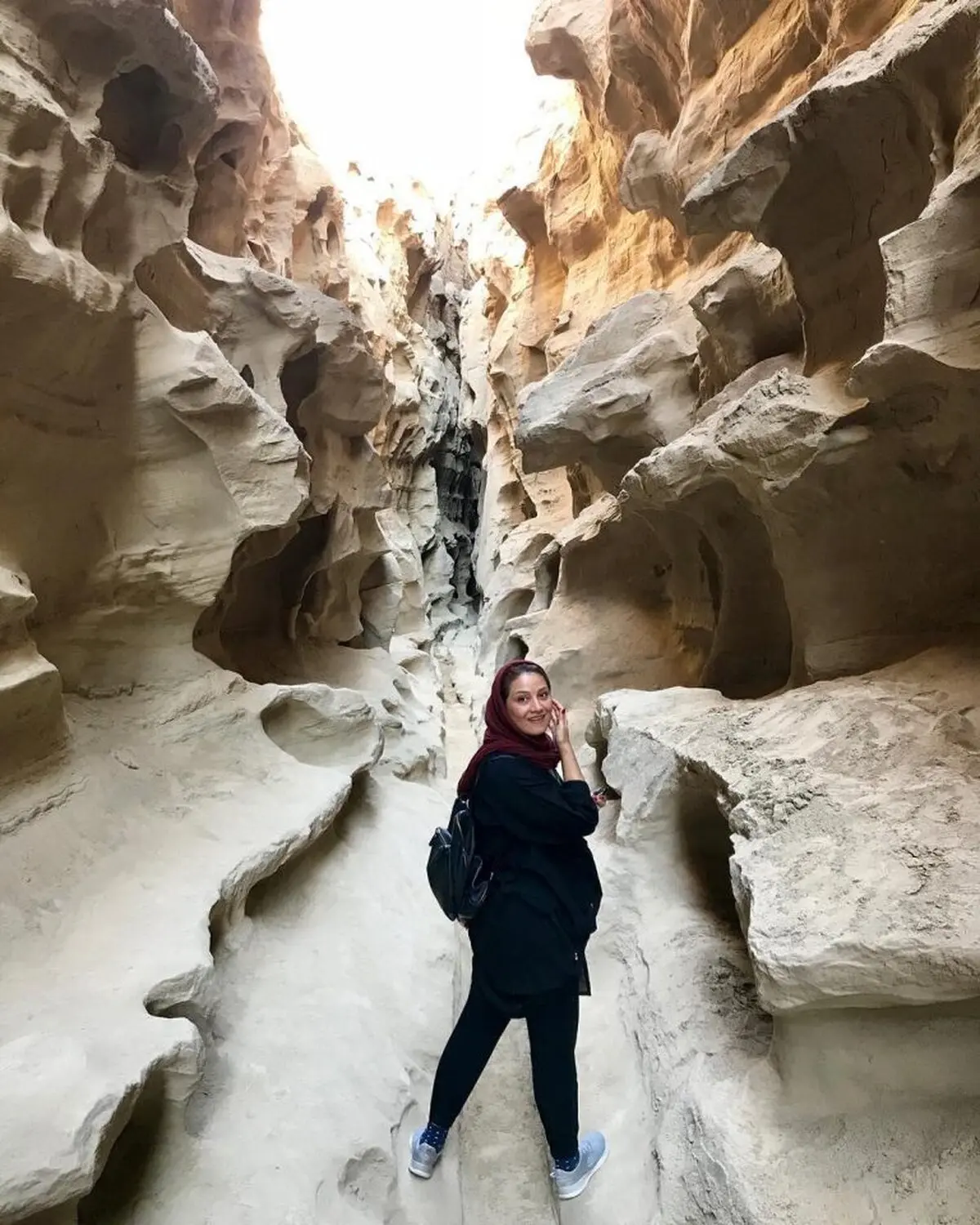 عکسی از شبنم مقدمی در جایی عجیب