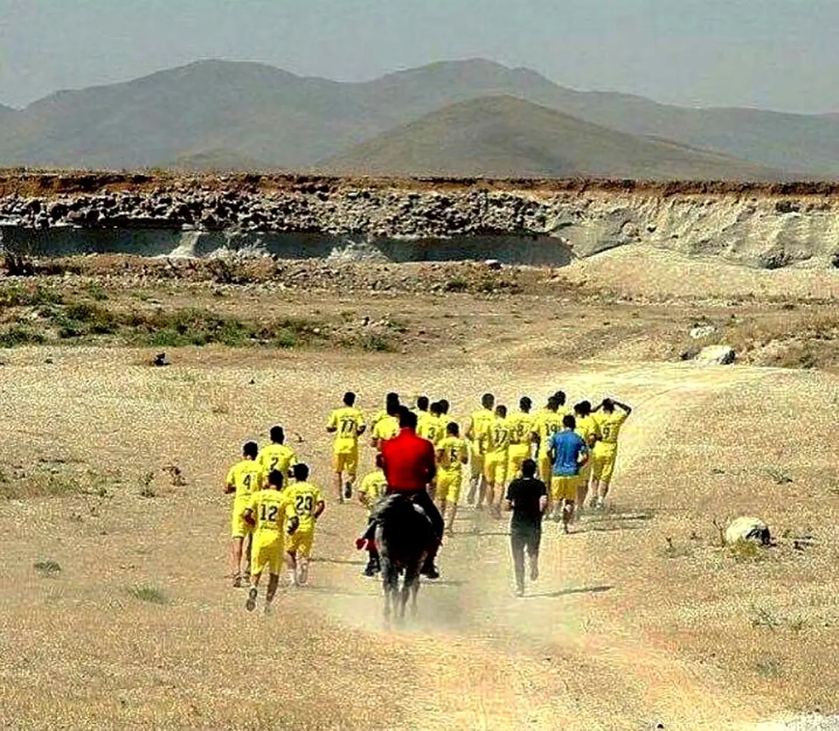 تمرین عجیب علی دایی برای نفتی‌ها در سرعین/ عکس