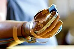 تولید دست مصنوعی با قابلیت ارتباط با رایانه و تلفن همراه!