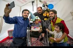 روایت تصویری از سه جشن تولد هیجان انگیز در منطقه زلزله زده کرمانشاه