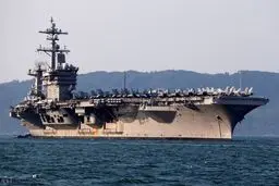 تصویری از ناو غول‌آسای آمریکایی در آب‌های ویتنام