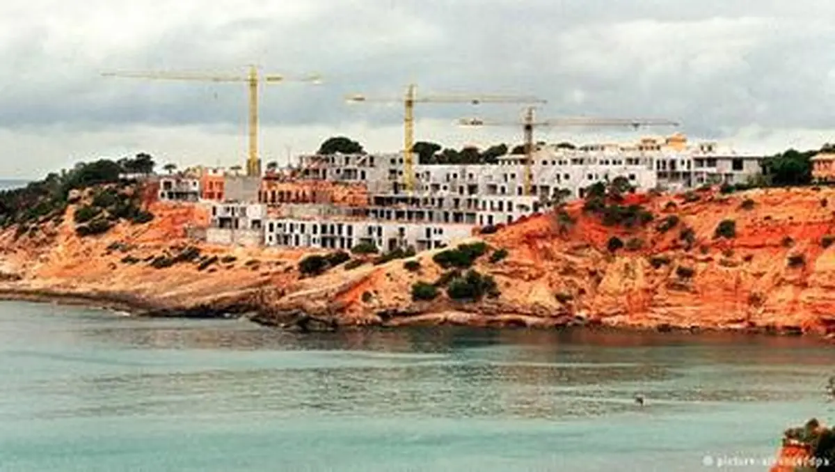 جزیره امنی که این روزها مقصد گردشگران دنیاست/تصاویر