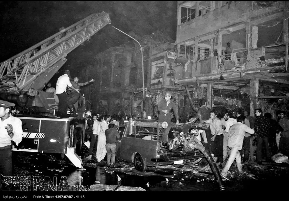 جنایت خونین منافقین در میدان امام خمینی/ تصاویر