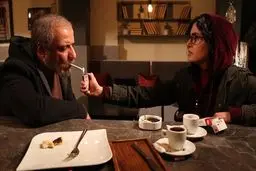 وقتی الناز شاکردوست برای امیر جعفری سیگار روشن می‌کند/عکس