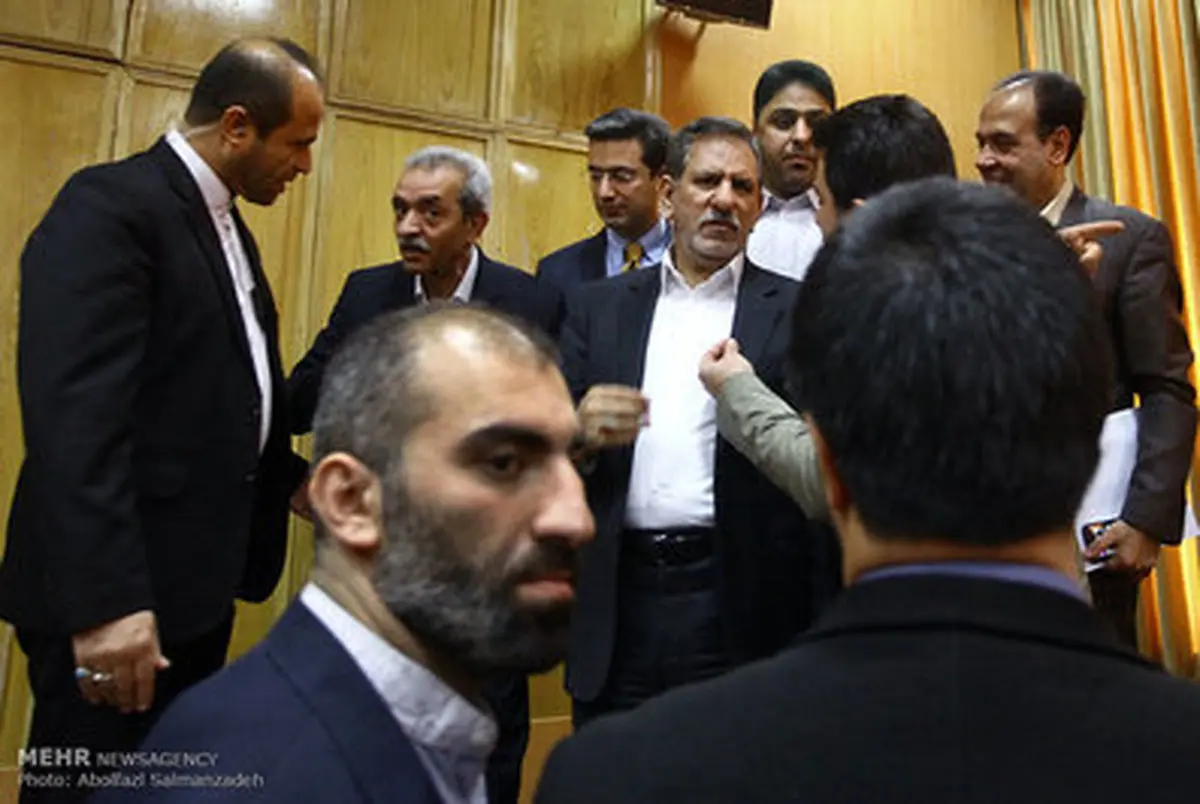 حضور اسحاق جهانگیری در نشست اعضای هیات نمایندگان اتاق بازرگانی/تصاویر