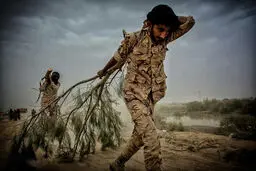 امدادرسانی ارتش و سپاه به سیل‌زدگان هیرمند