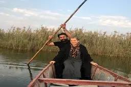 تصویری از قايق سوارى بهاره رهنما به همراه همسرش