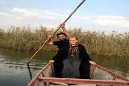 تصویری از قايق سوارى بهاره رهنما به همراه همسرش