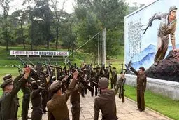 عکس/ اشتیاق داوطلبانه برای جنگ