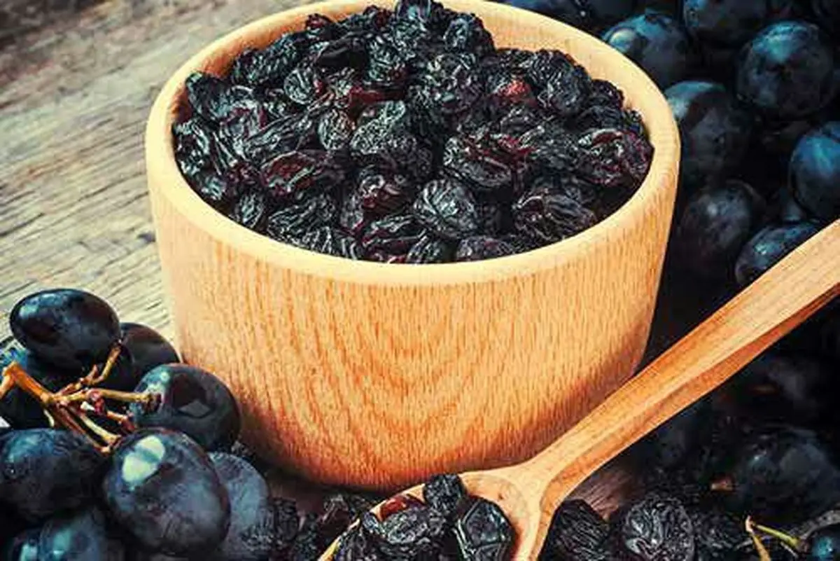 همراه با صبحانه ۵ عدد مویز بخورید