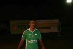 استارت دوباره جام ستاره ها؛ از پا به توپ شدن علی کریمی تا سرمربیگری محرمی + عکس