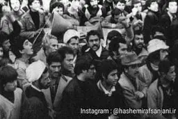 هاشمی رفسنجانی بدون محافظ در یک راهپیمایی /عکس