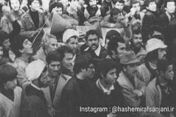 هاشمی رفسنجانی بدون محافظ در یک راهپیمایی /عکس