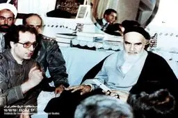 تصویر رئیس دفتر مقام معظم رهبری همراه شهیدفکوری در محضر امام