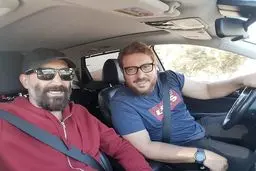 سلفي باحال محسن كيايي كنار هادي حجازي فر + عكس