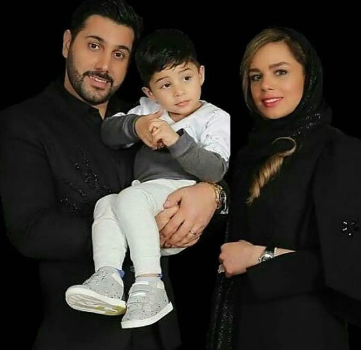 احسان خواجه اميري در کنار همسر و فرزندش/عکس
