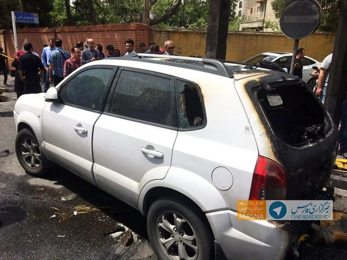 خودروی امین زندگانی در آتش سوخت/عکس