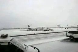 بارش تگرگ در فرودگاه مهرآباد/ عکس