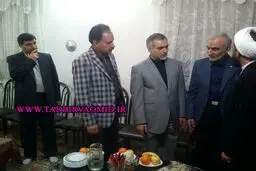 حسین فریدون در منزل مادر /عکس