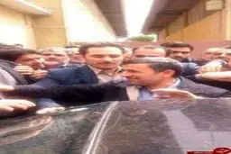 حواشی ورود احمدی نژاد به فرودگاه کرمان و استقبال نمایندگان مجلس/ تصاویر