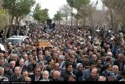 حاشیه‌های تصویری مراسم تشییع مادر رییس جمهور با حضور نهاوندیان، جهانگیری، صادق خرازی، ابوترابی‌فرد، زنگنه و ...