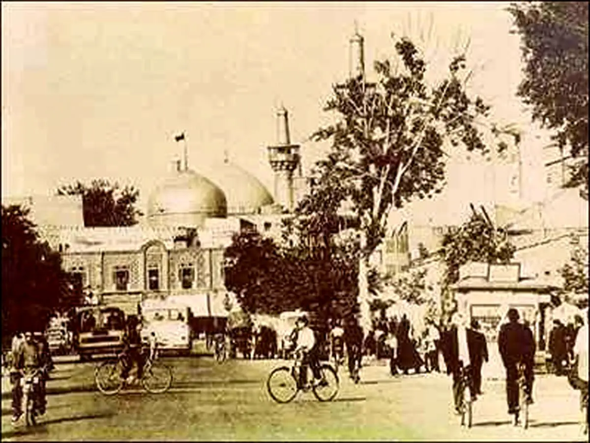 حرم امام رضا در اوایل سال 1300/عکس