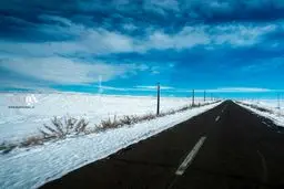 تصویری زیبا از جاده برفی میانه به هشترود