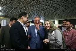 تصویری از خوش و بش کتایون ریاحی با وزیر بهداشت