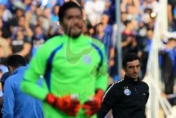 نگاه پر معنای مهدی رحمتی به حسینی در حاشیه دربی/عکس