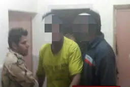 ارتش 2 دزد چادرهای اهدایی به زلزله زدگان را دستگیر کرد+عکس